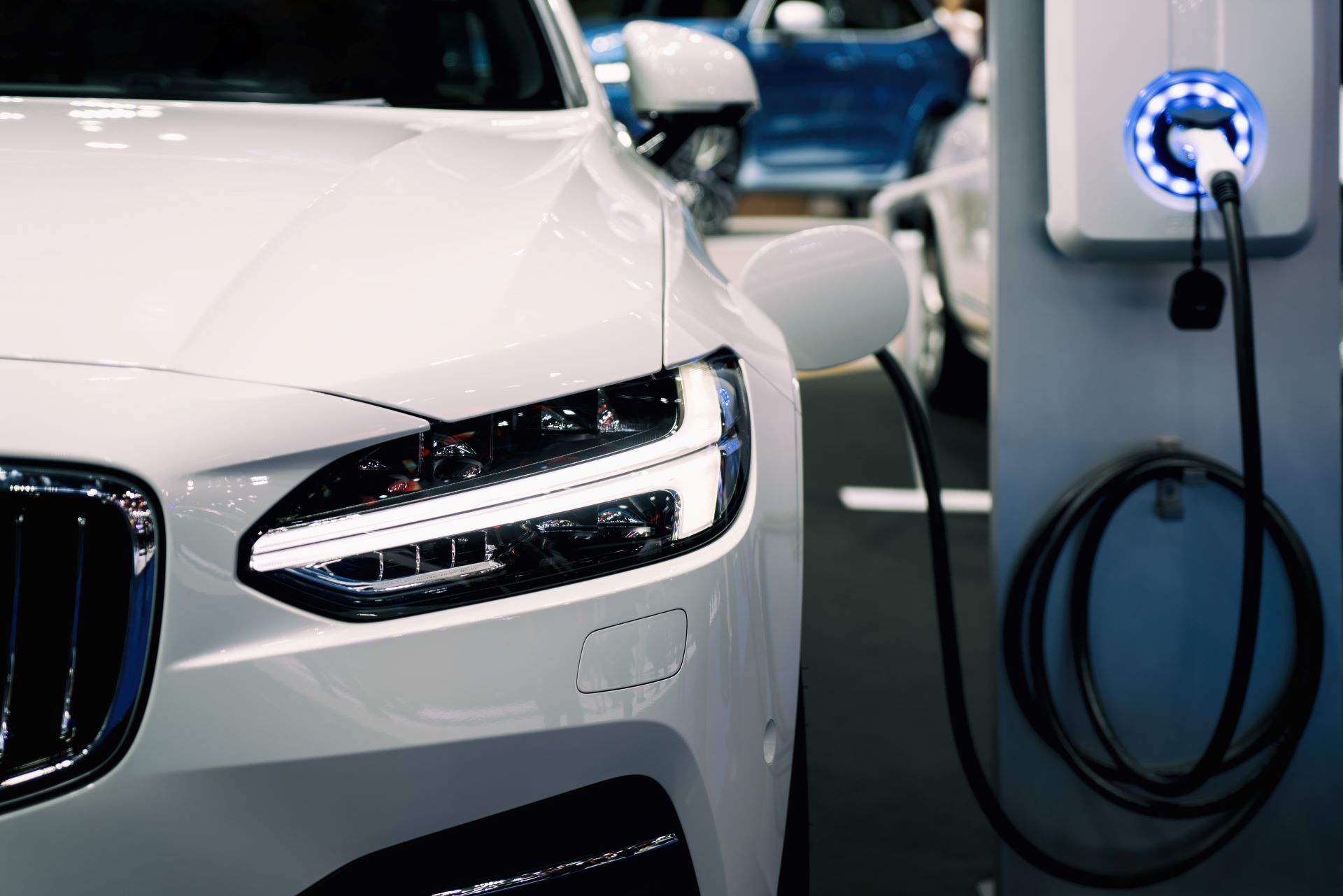 Electric Vs. Hybrid Cars: How To Make The Right Choice