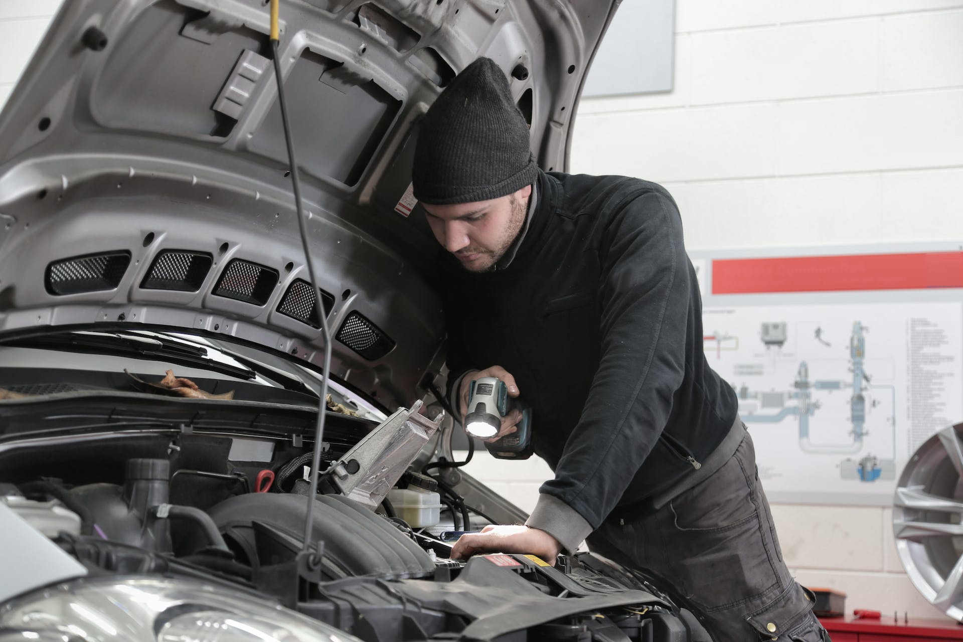 Driving Efficiency: Exploring the Advantages of Online Car Part Shops in the UK for Smooth and Affordable Auto Maintenance”