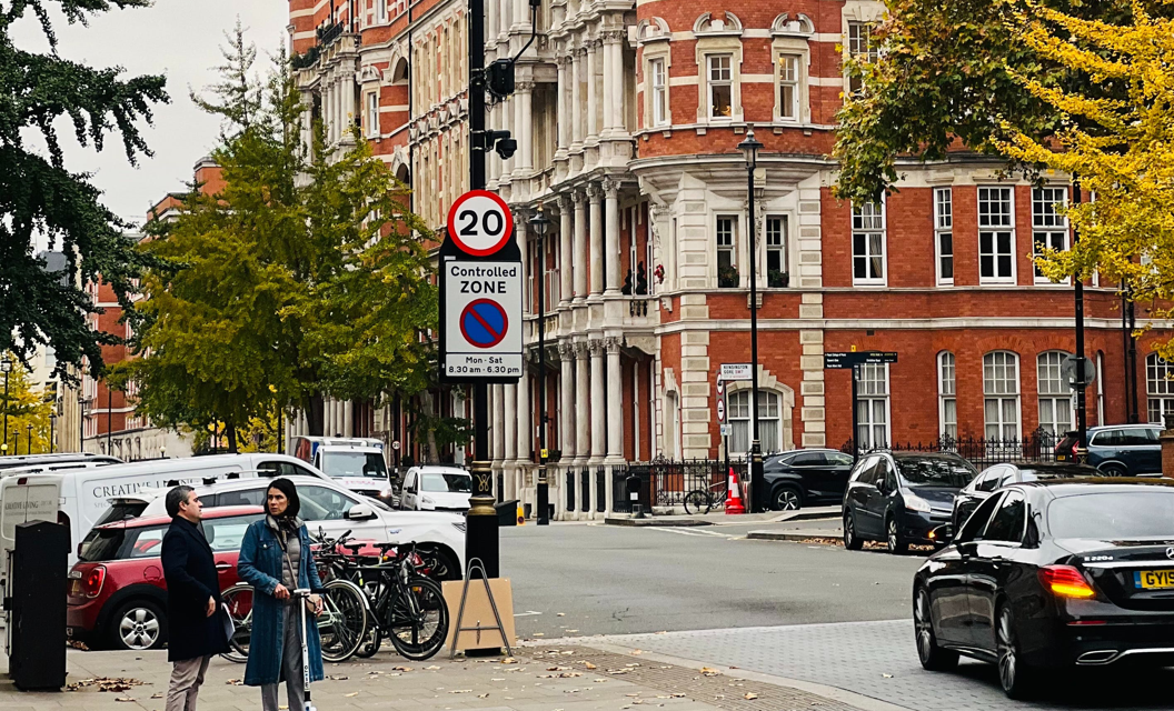 Metropolitan Police Logs Close to 1,000 Crimes Linked to ULEZ Cameras, employ camera security guards